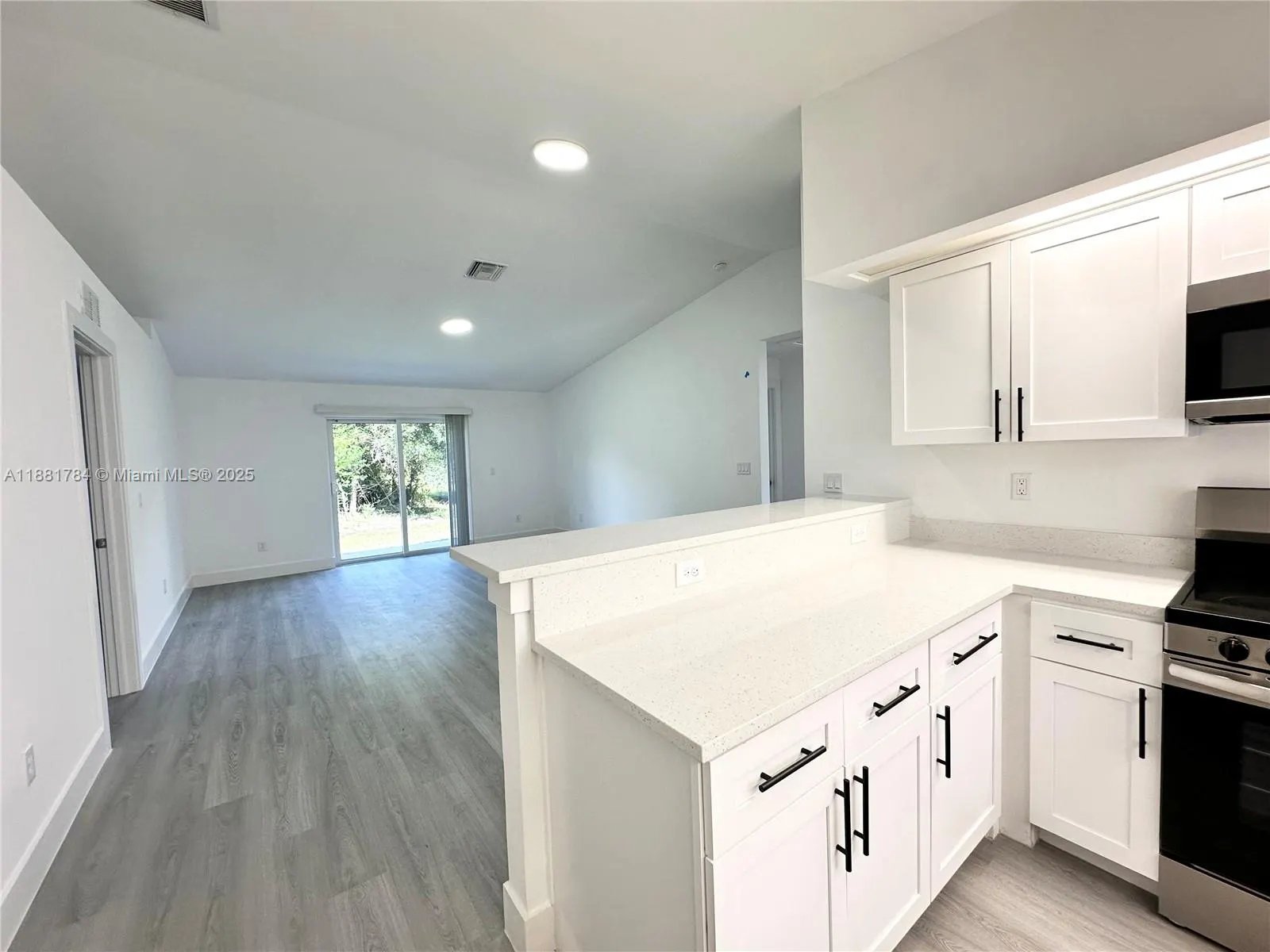 6018 Lacota Ave, #6016