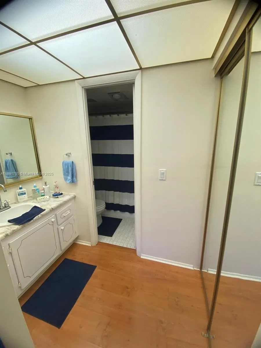 200 Diplomat Pkwy, #329