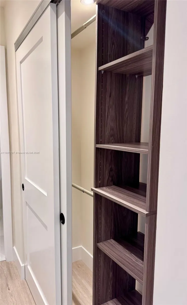 90 Edgewater Dr, #212