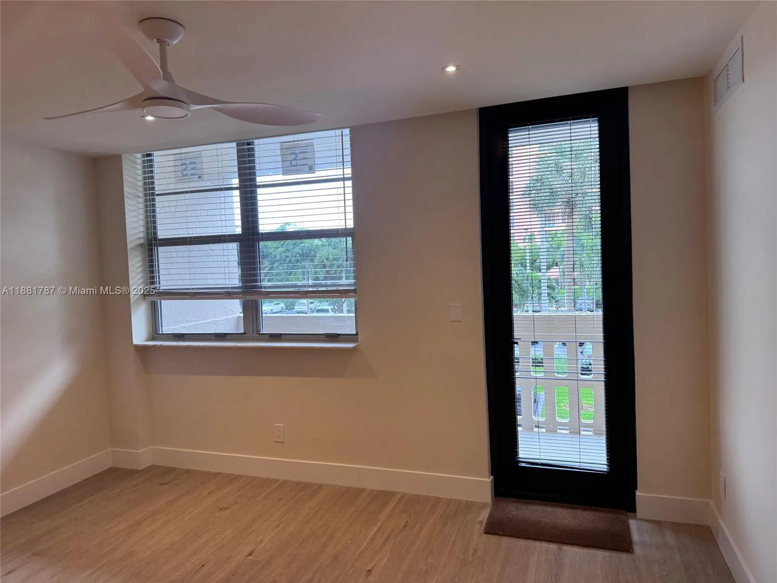 90 Edgewater Dr, #212