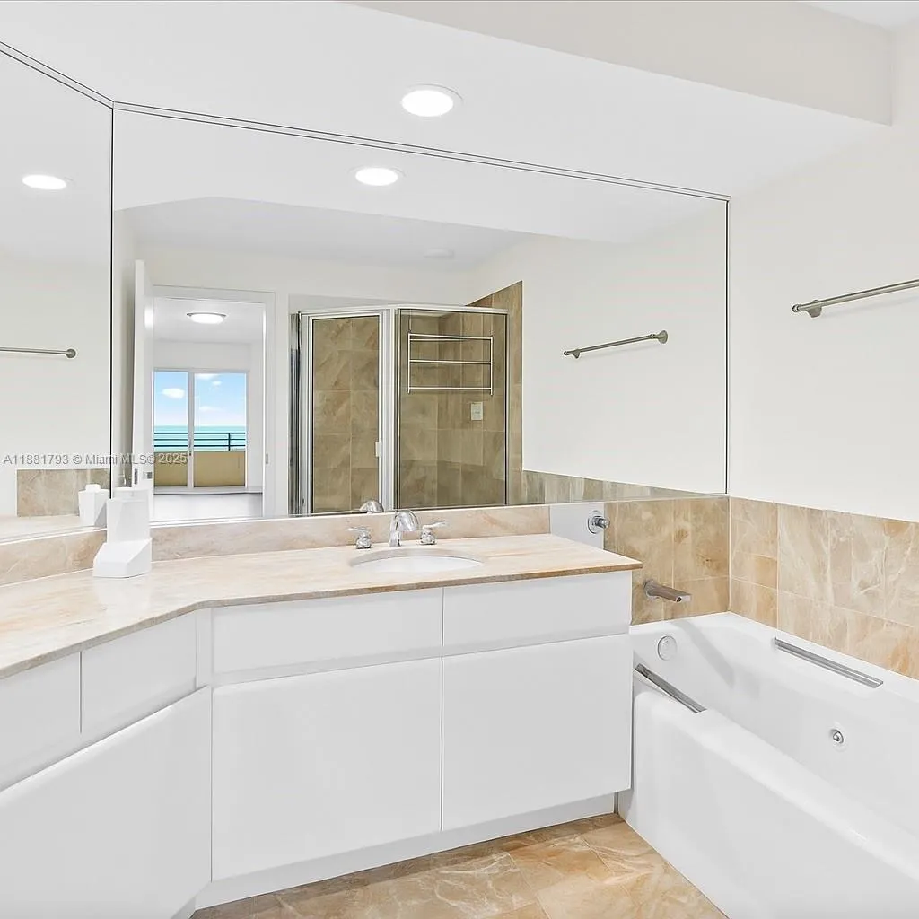 888 Brickell Key, #2510