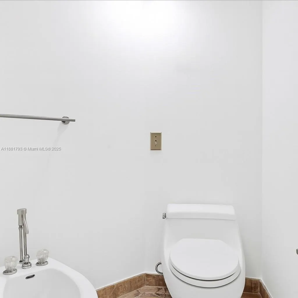 888 Brickell Key, #2510