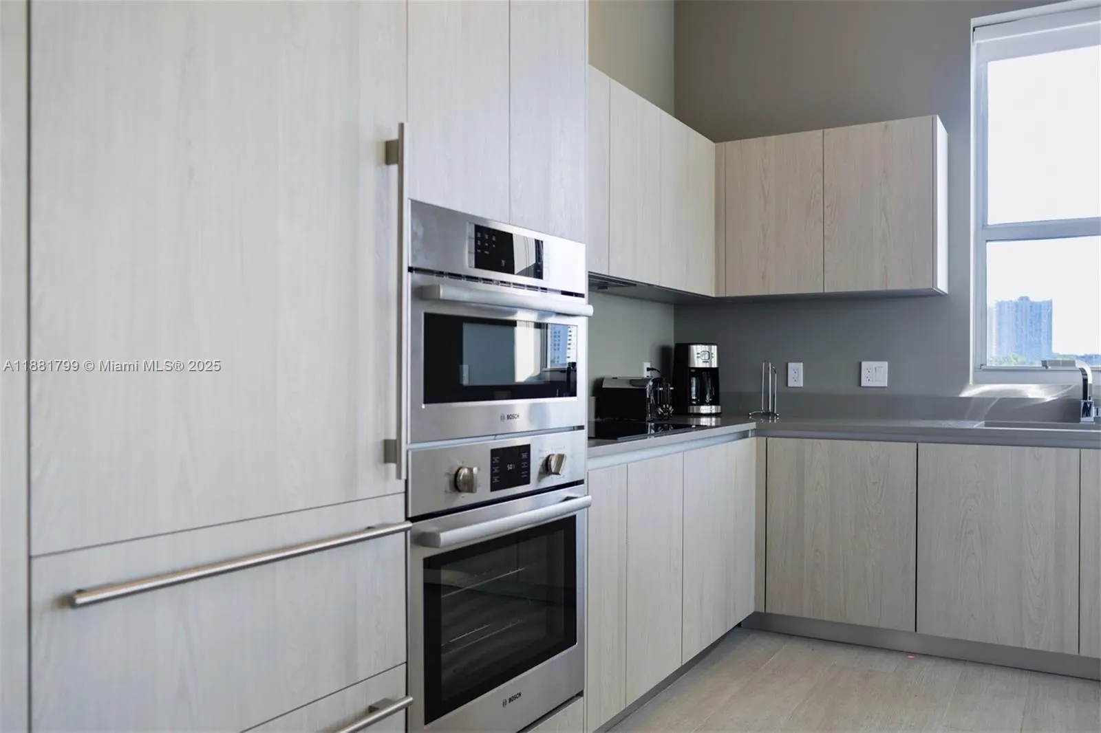 4010 S Ocean Dr, #R302