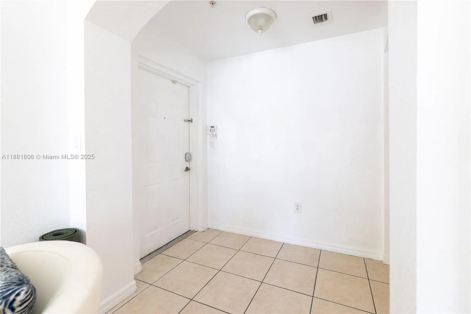 8826 W Flagler St, #113