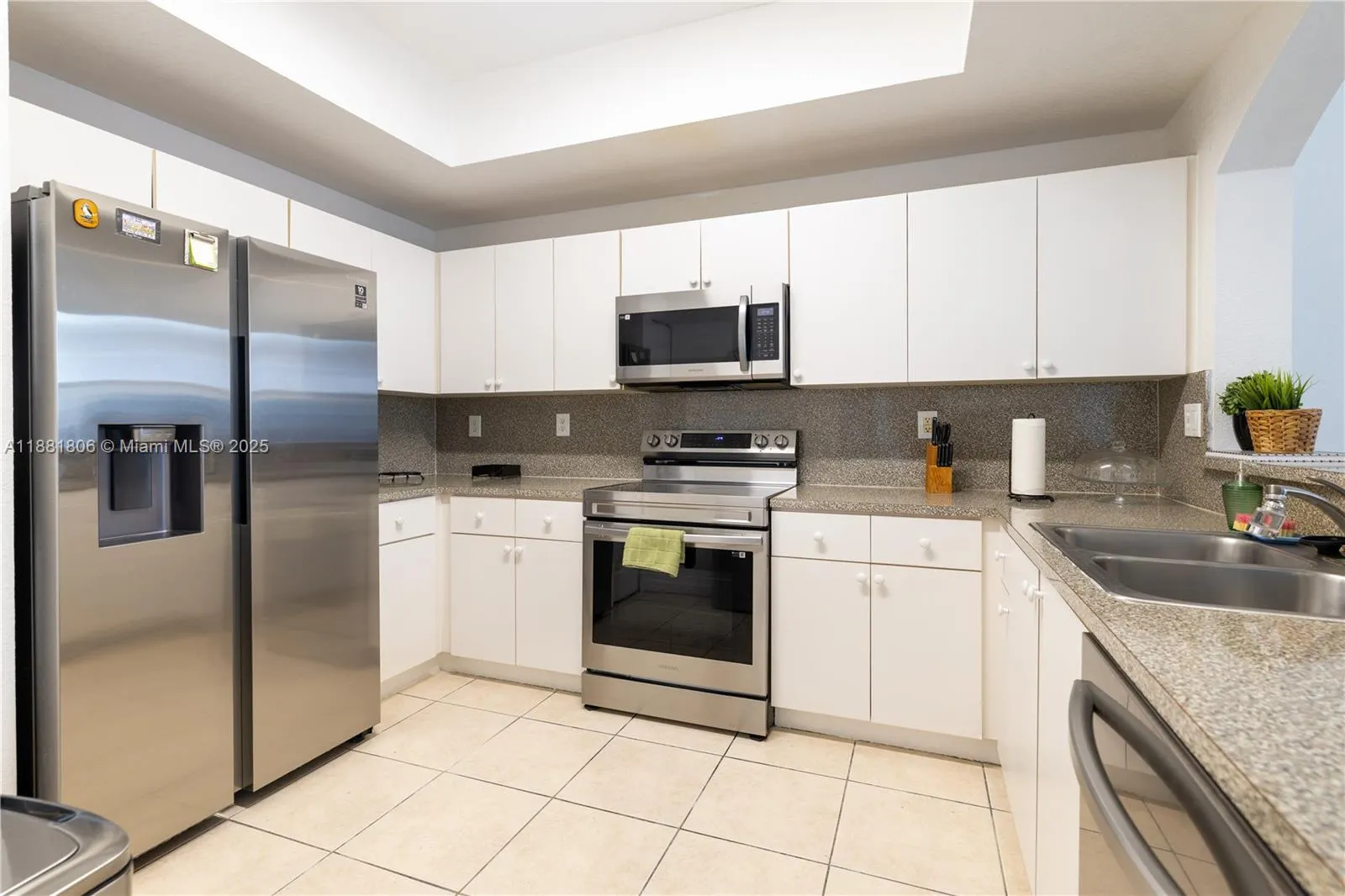 8826 W Flagler St, #113