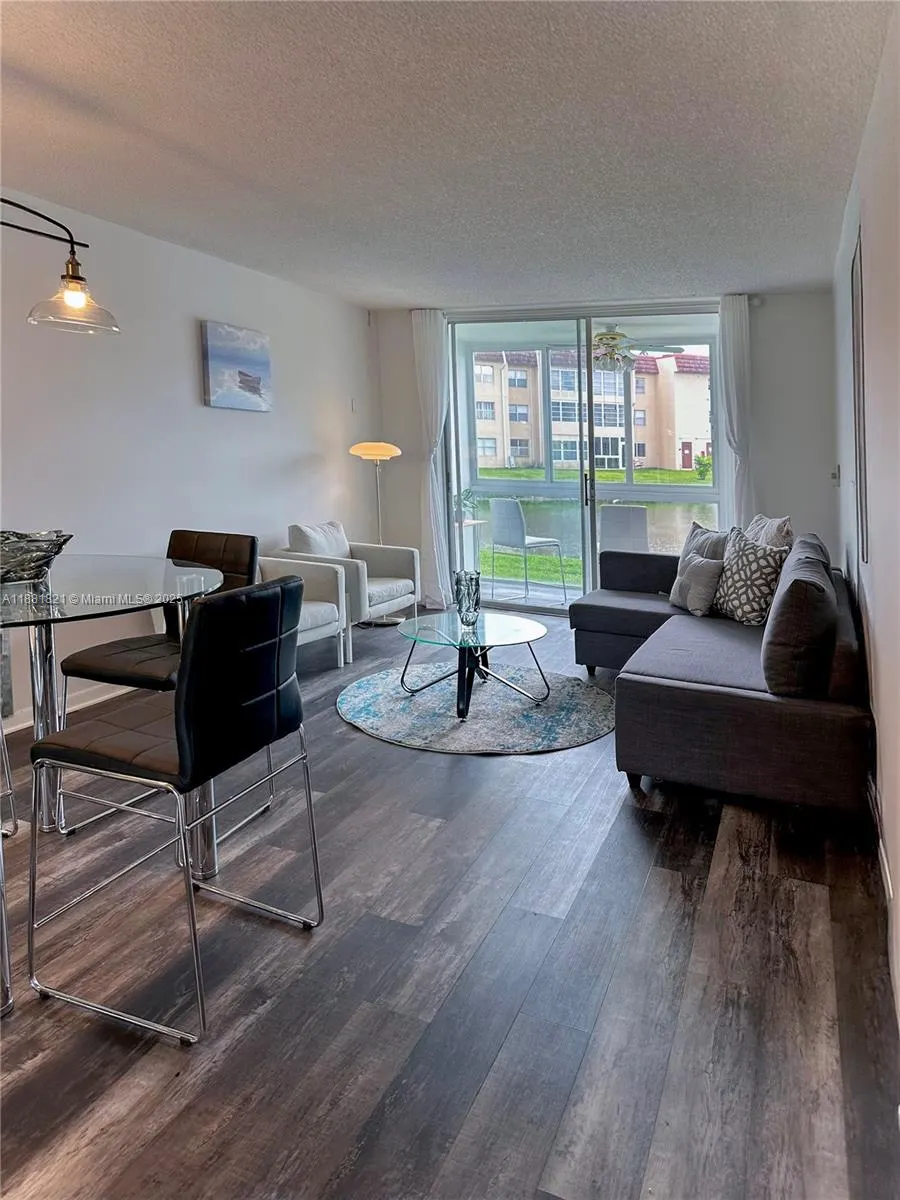 8881 Sunrise Lakes Blvd, #108