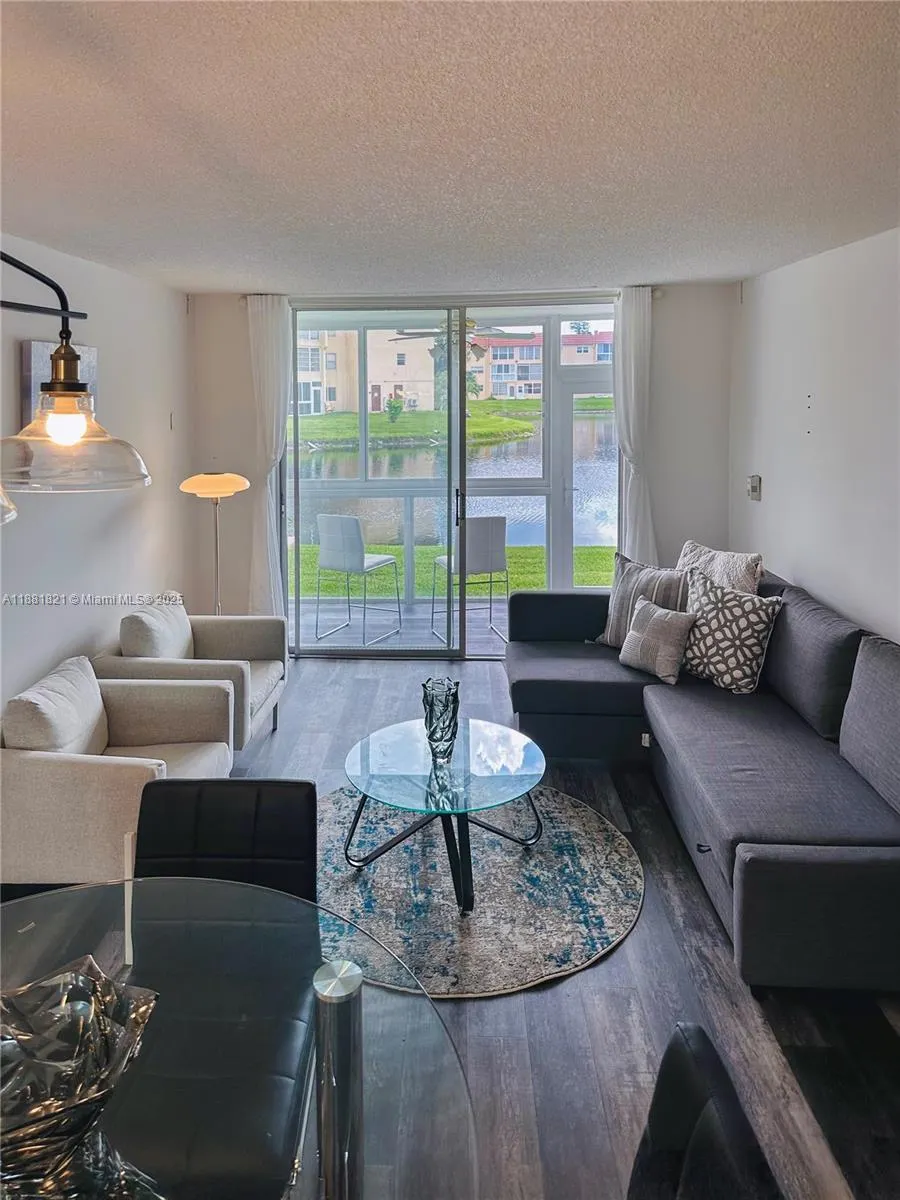 8881 Sunrise Lakes Blvd, #108