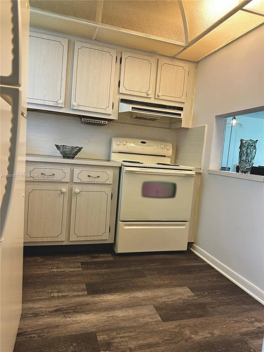 8881 Sunrise Lakes Blvd, #108