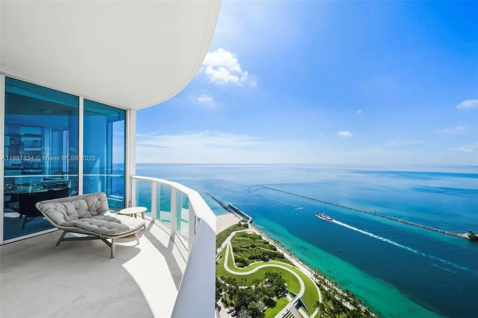 100 S Pointe Dr, #3803