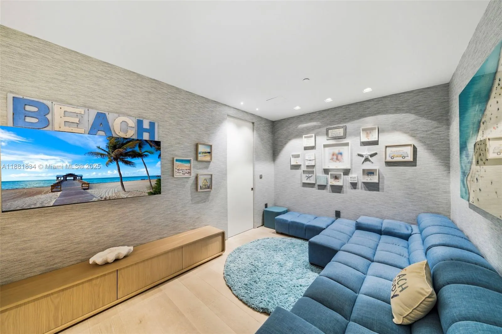 100 S Pointe Dr, #3803