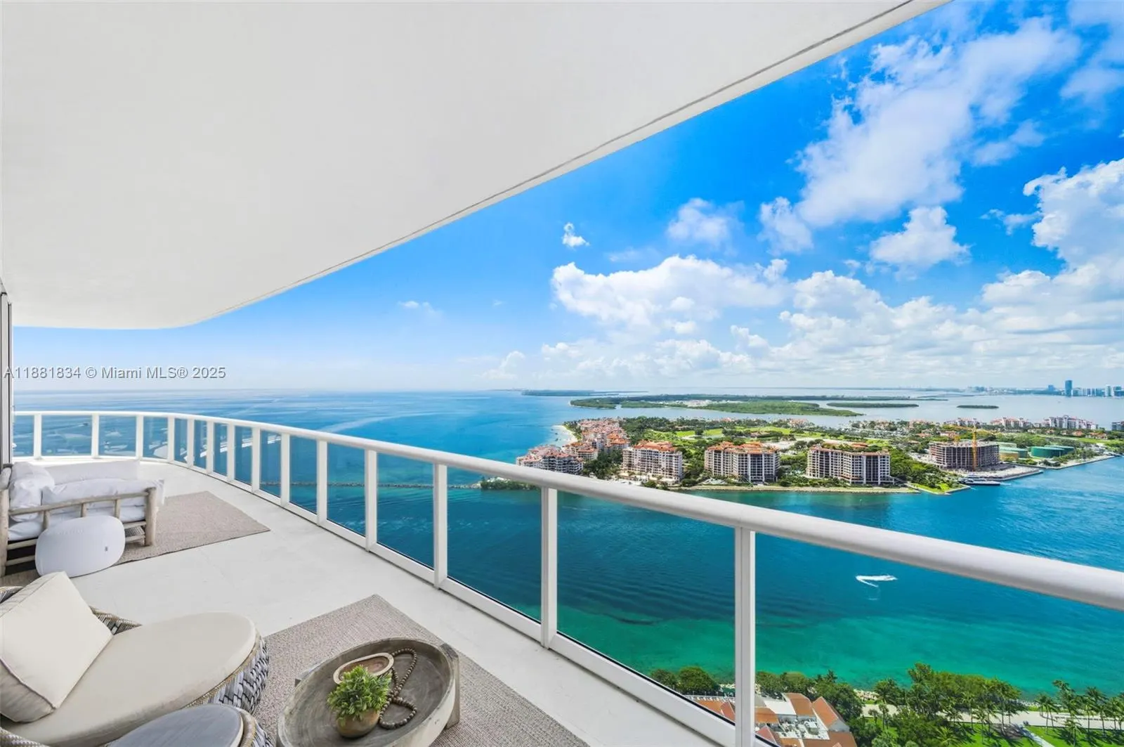 100 S Pointe Dr, #3803
