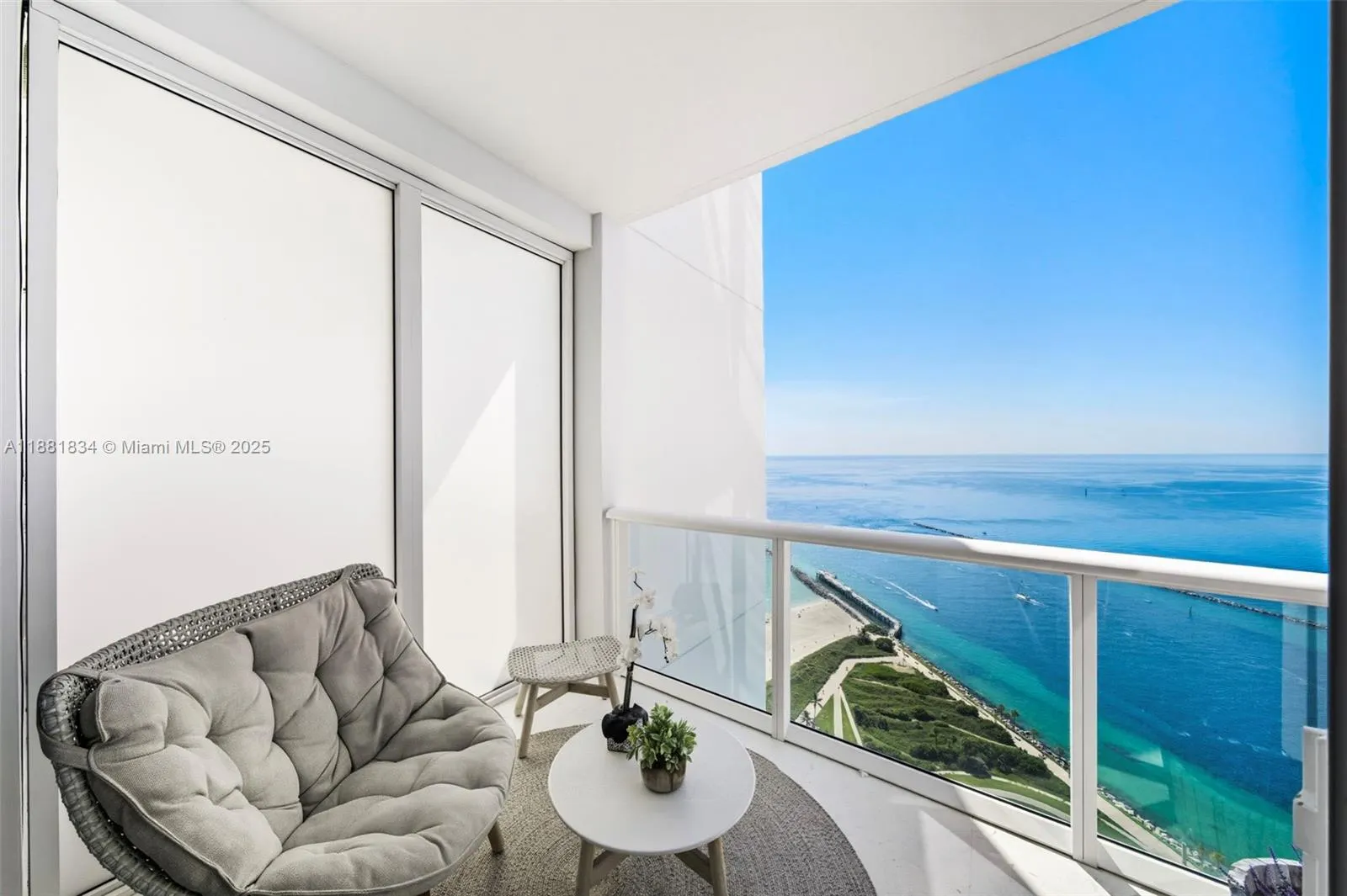 100 S Pointe Dr, #3803