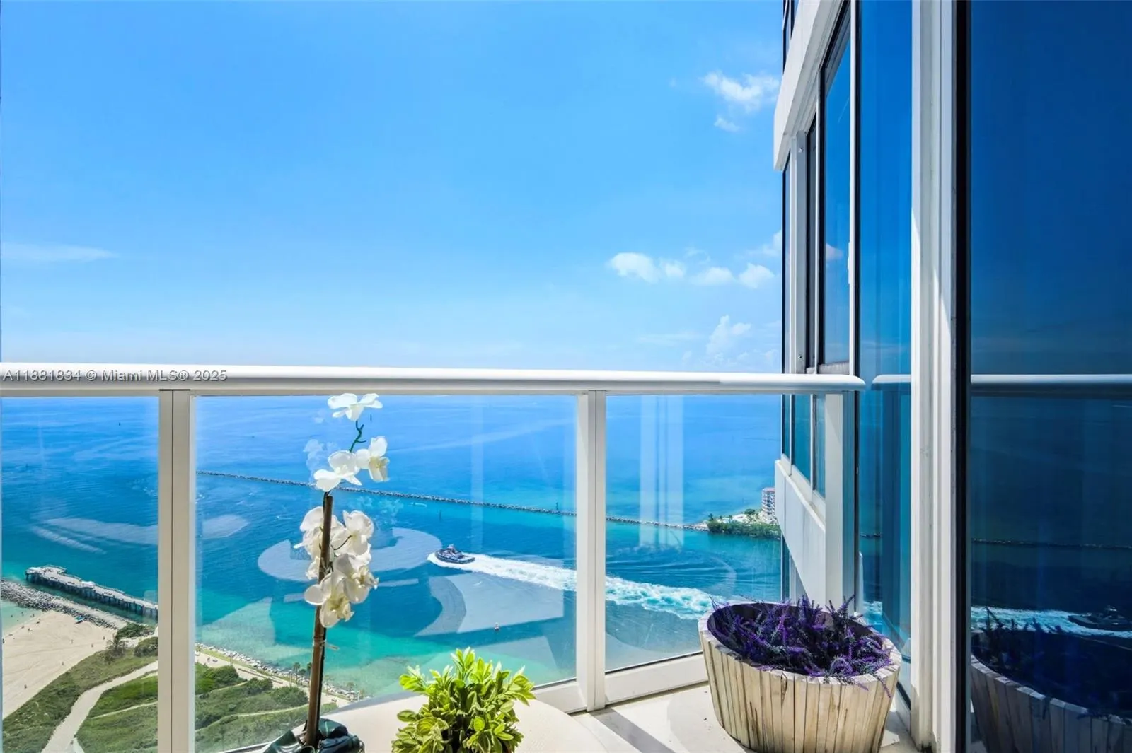 100 S Pointe Dr, #3803