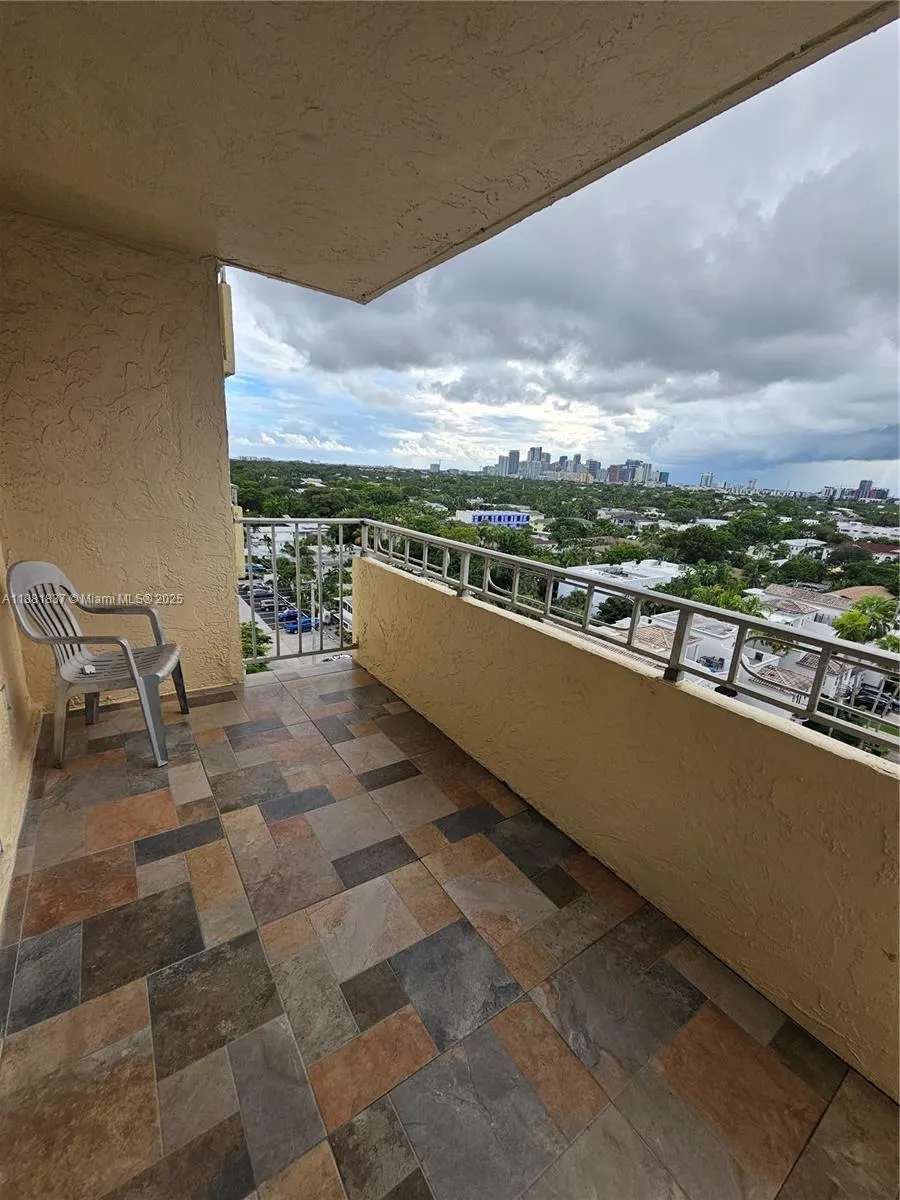 900 NE 18th Ave, #1003