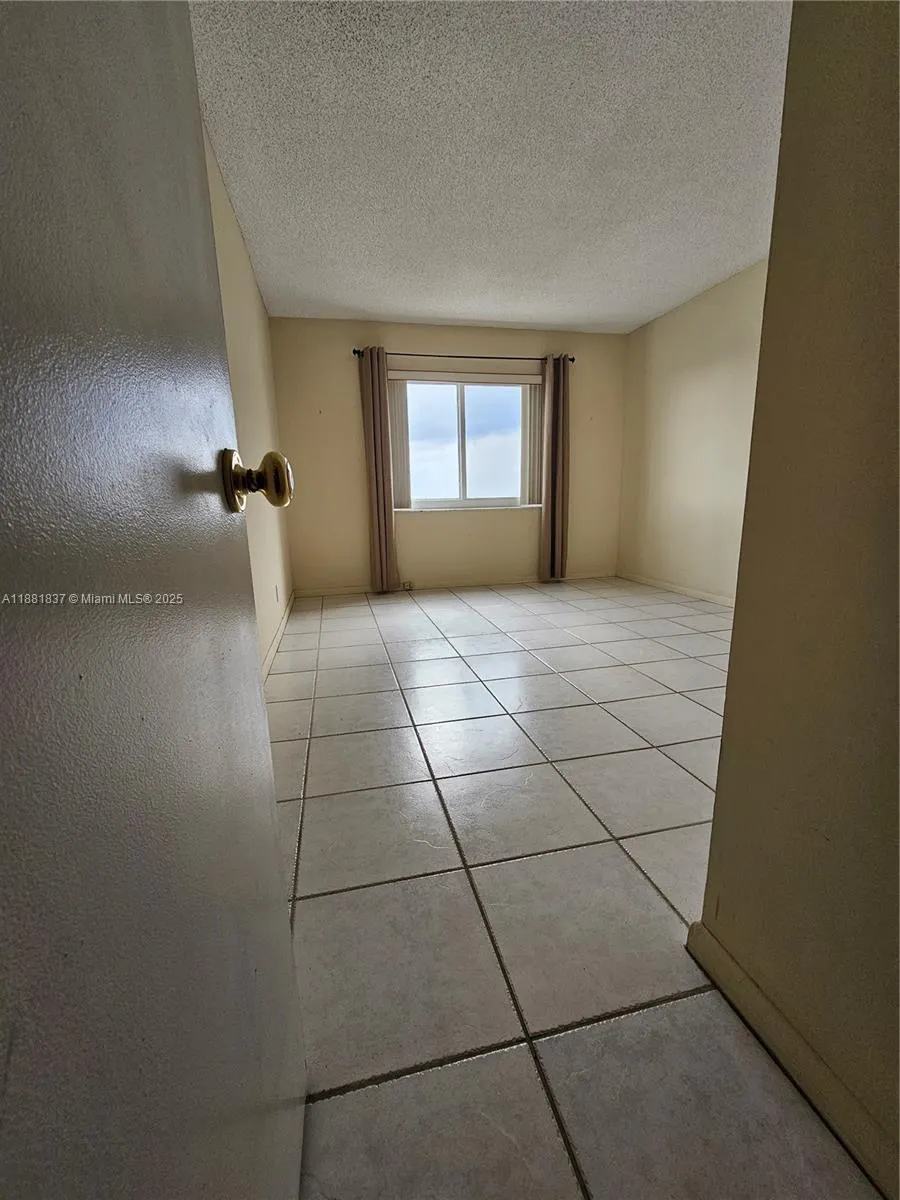 900 NE 18th Ave, #1003