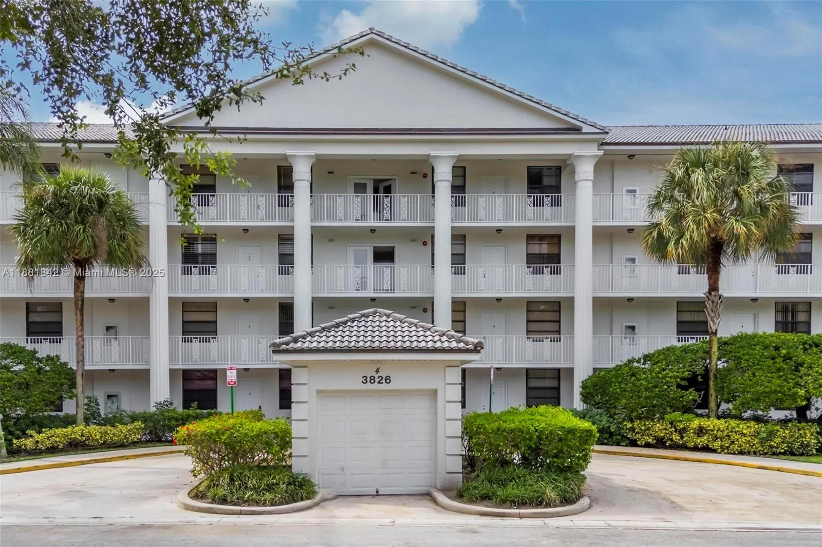 3826 Whitehall Dr, #405