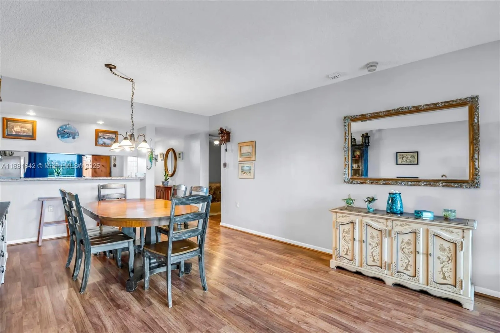 3826 Whitehall Dr, #405
