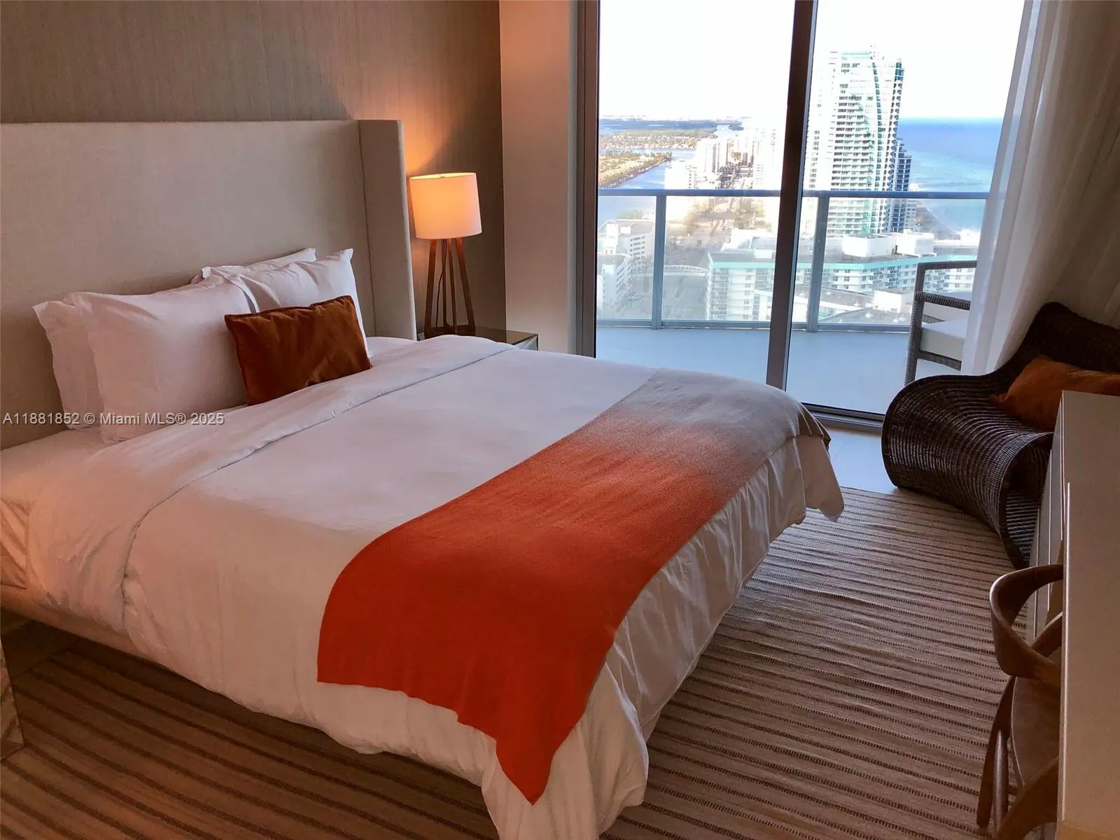 4111 S Ocean Dr, #2910