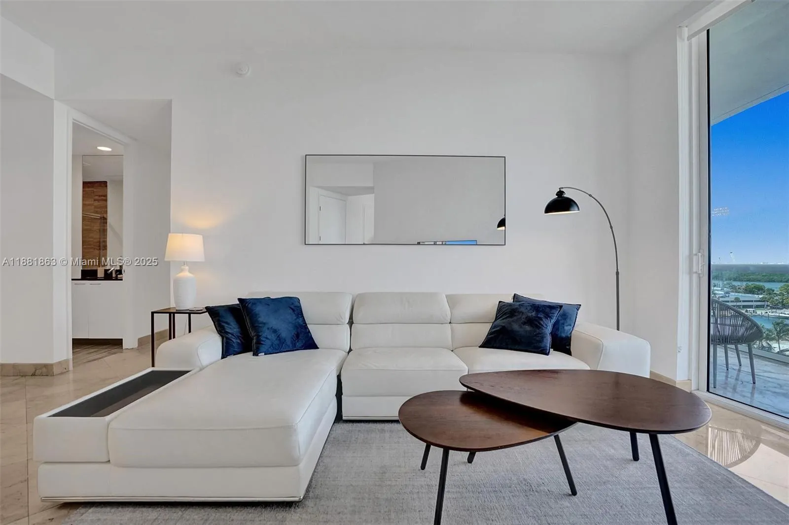 16001 Collins Ave, #805