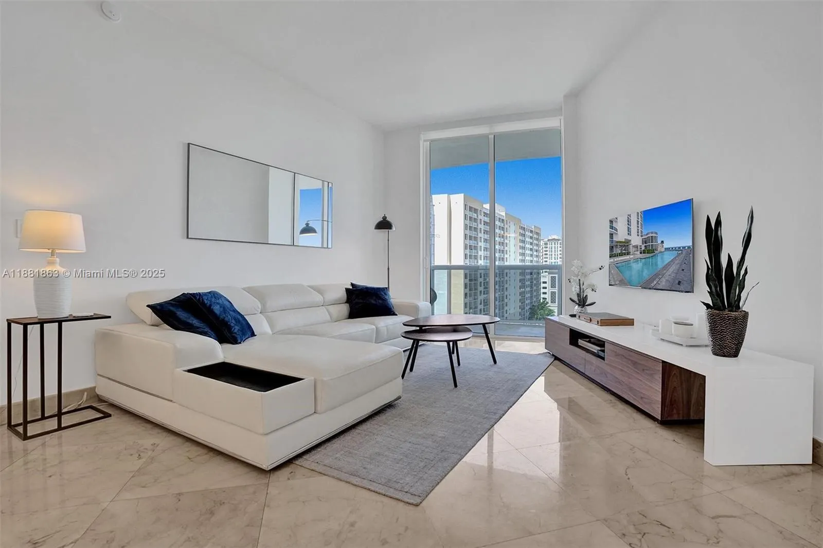 16001 Collins Ave, #805