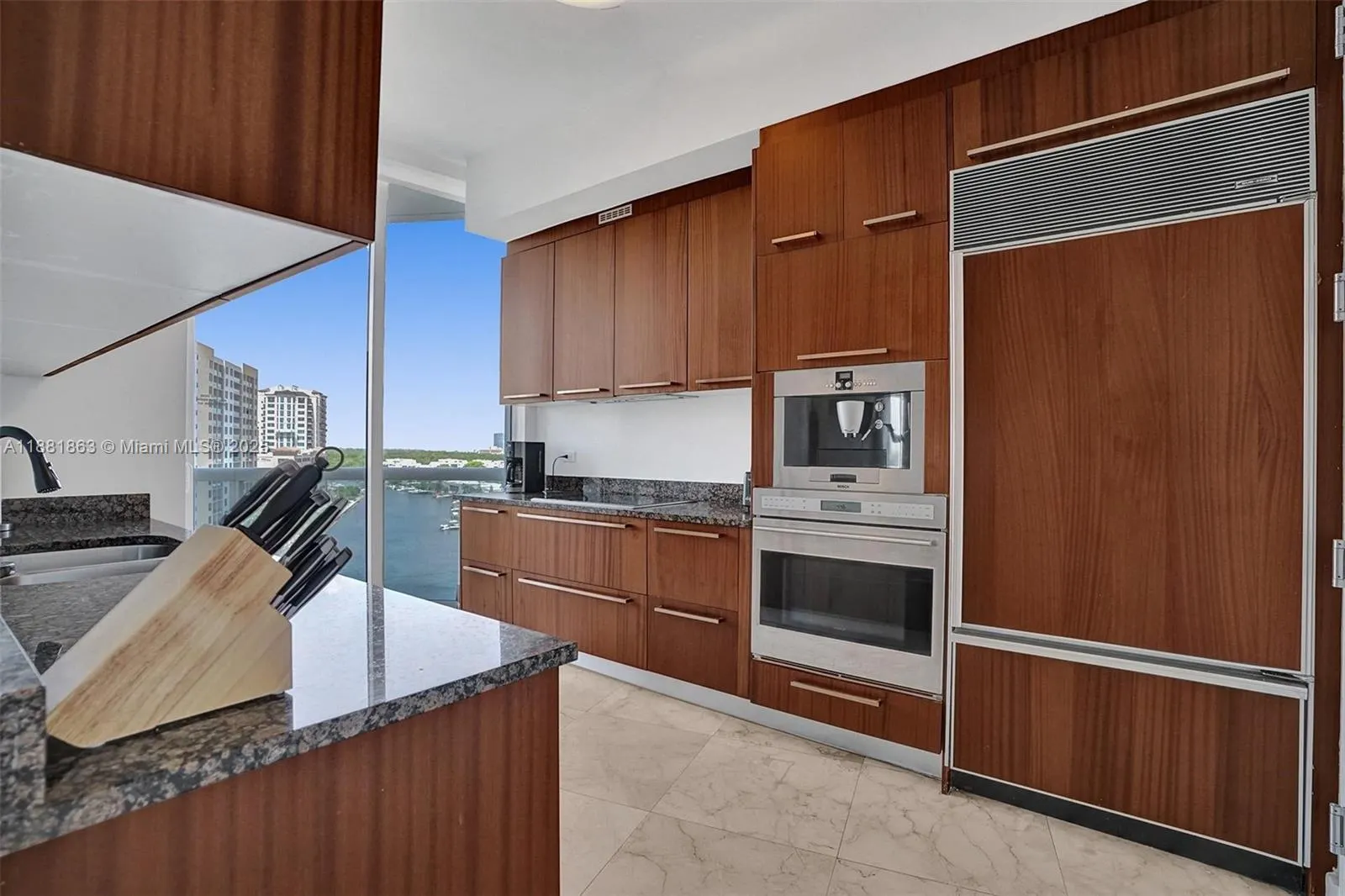 16001 Collins Ave, #805