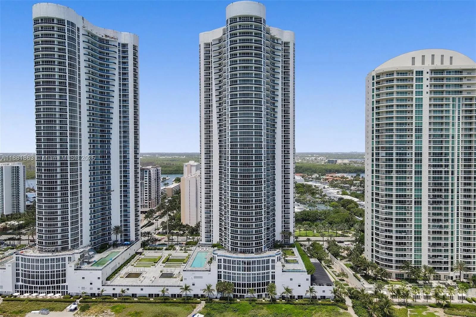 16001 Collins Ave, #805
