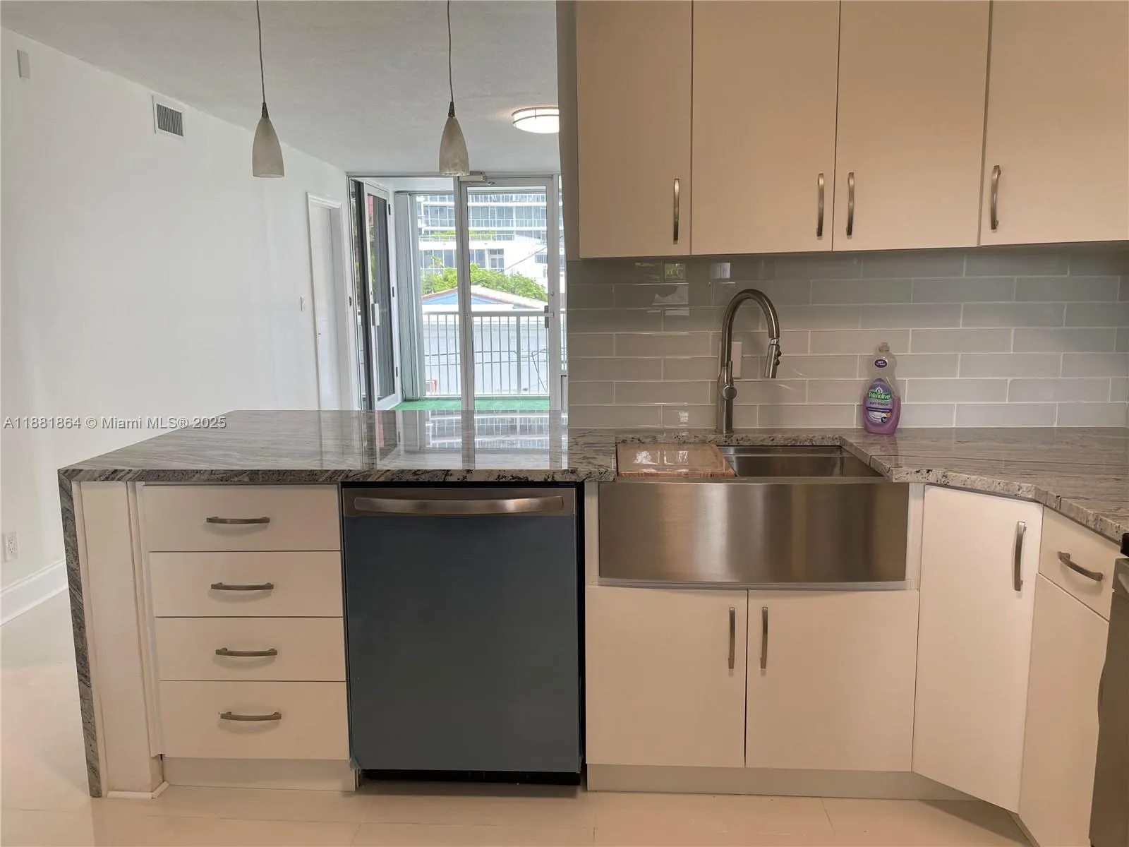 2200 NE 33rd Ave, #3G