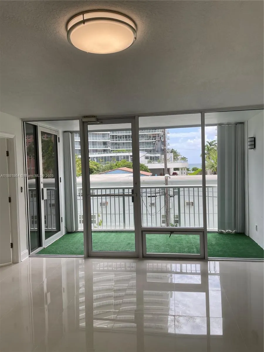2200 NE 33rd Ave, #3G