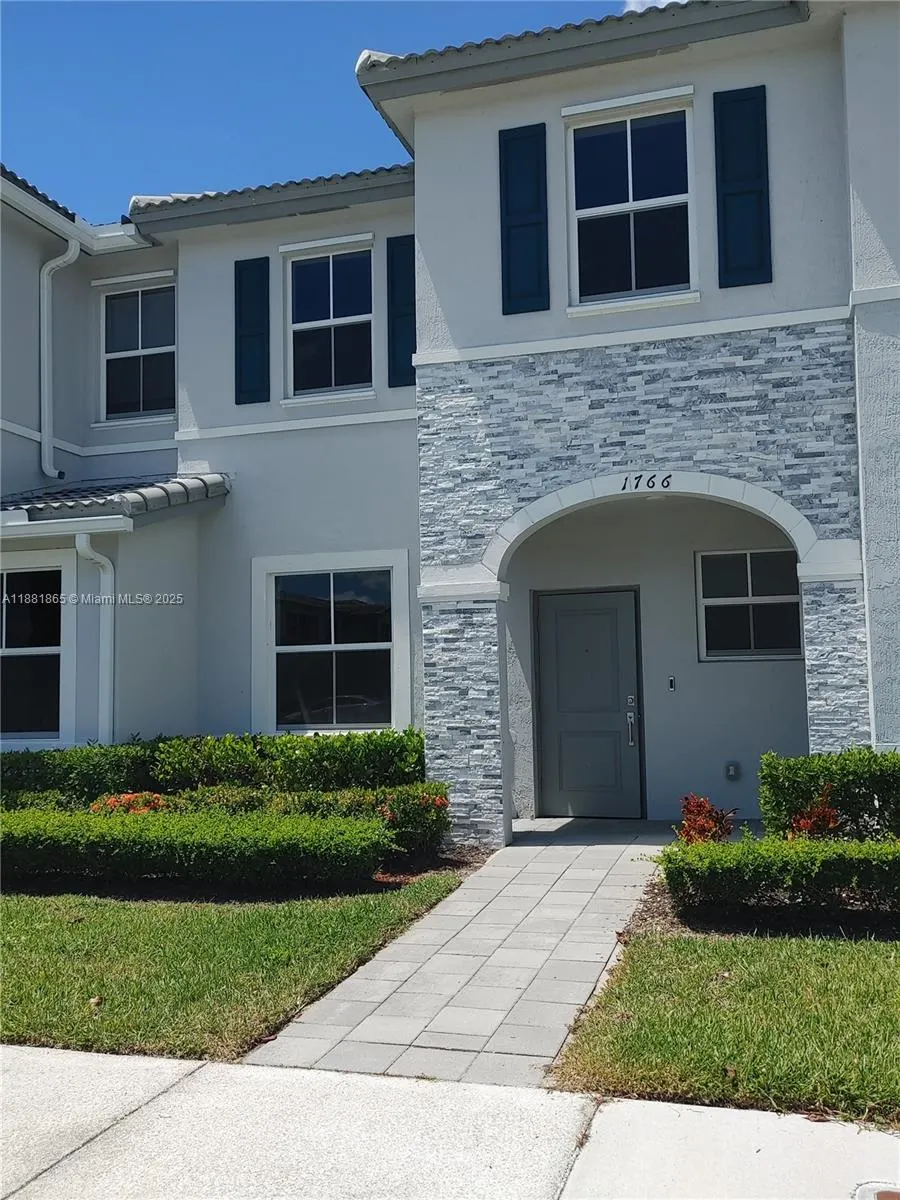 1766 SE 26th Rd