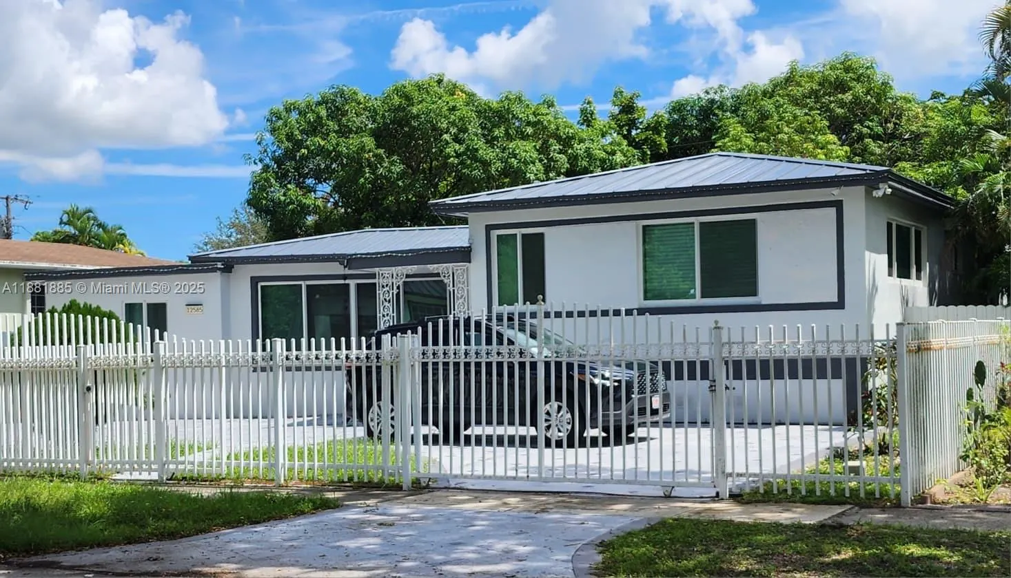 12585 NE Miami Ct