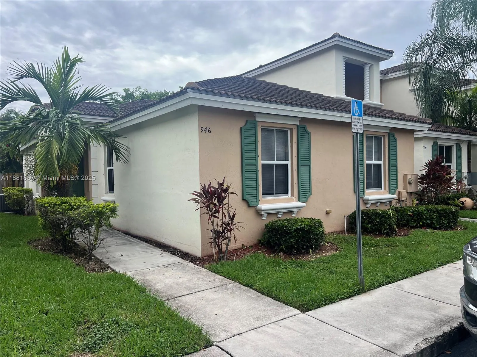 946 NE 42 Ter, #-