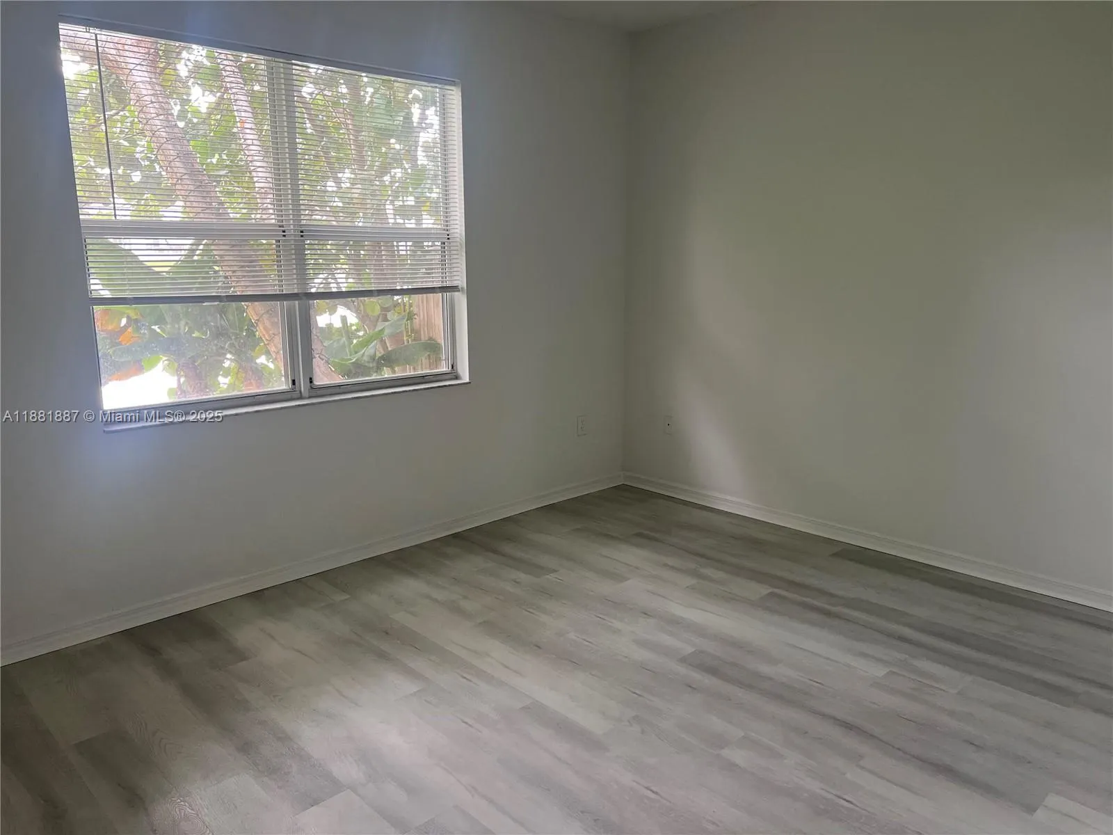 946 NE 42 Ter, #-