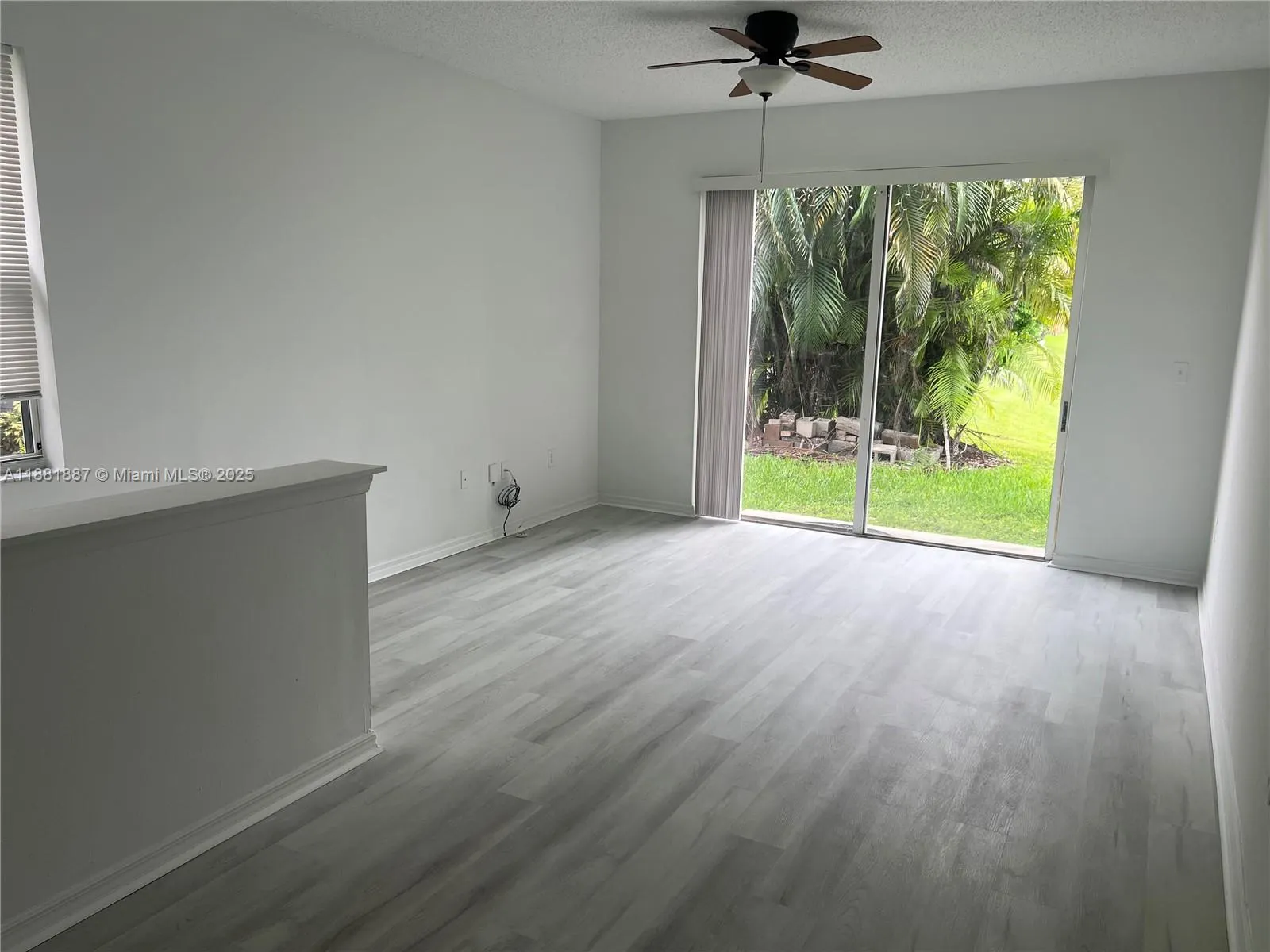 946 NE 42 Ter, #-