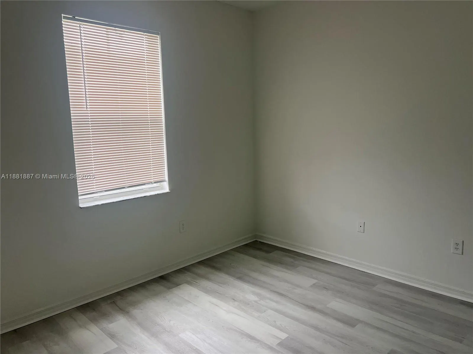 946 NE 42 Ter, #-
