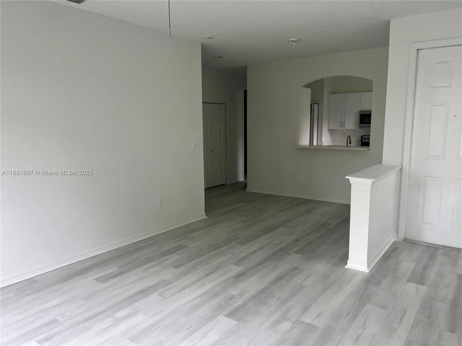 946 NE 42 Ter, #-