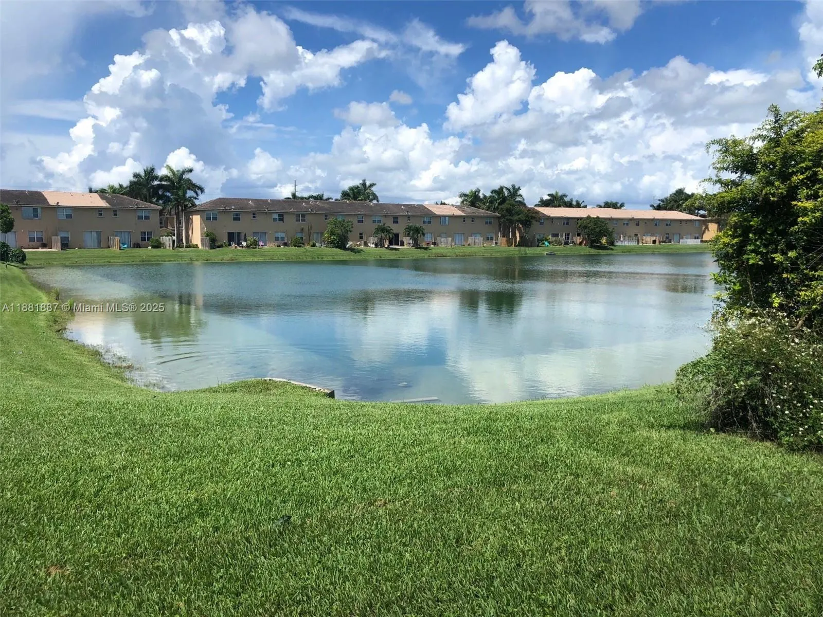 946 NE 42 Ter, #-