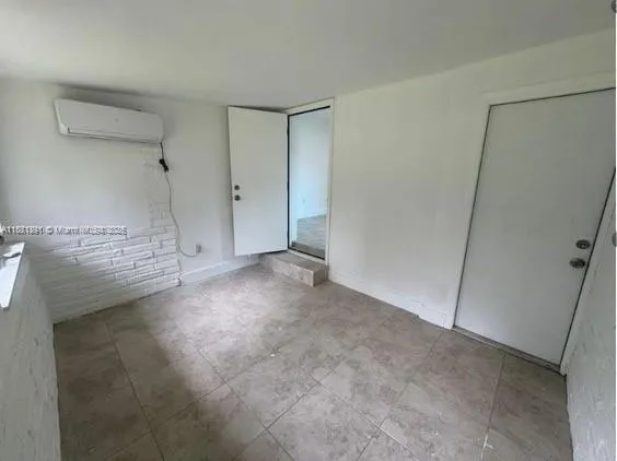 182 NW 51st St, #2