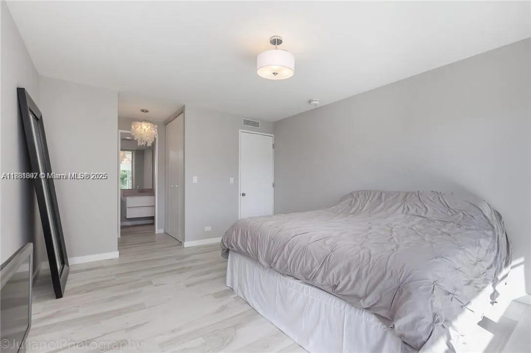 2451 Brickell Ave, #3E
