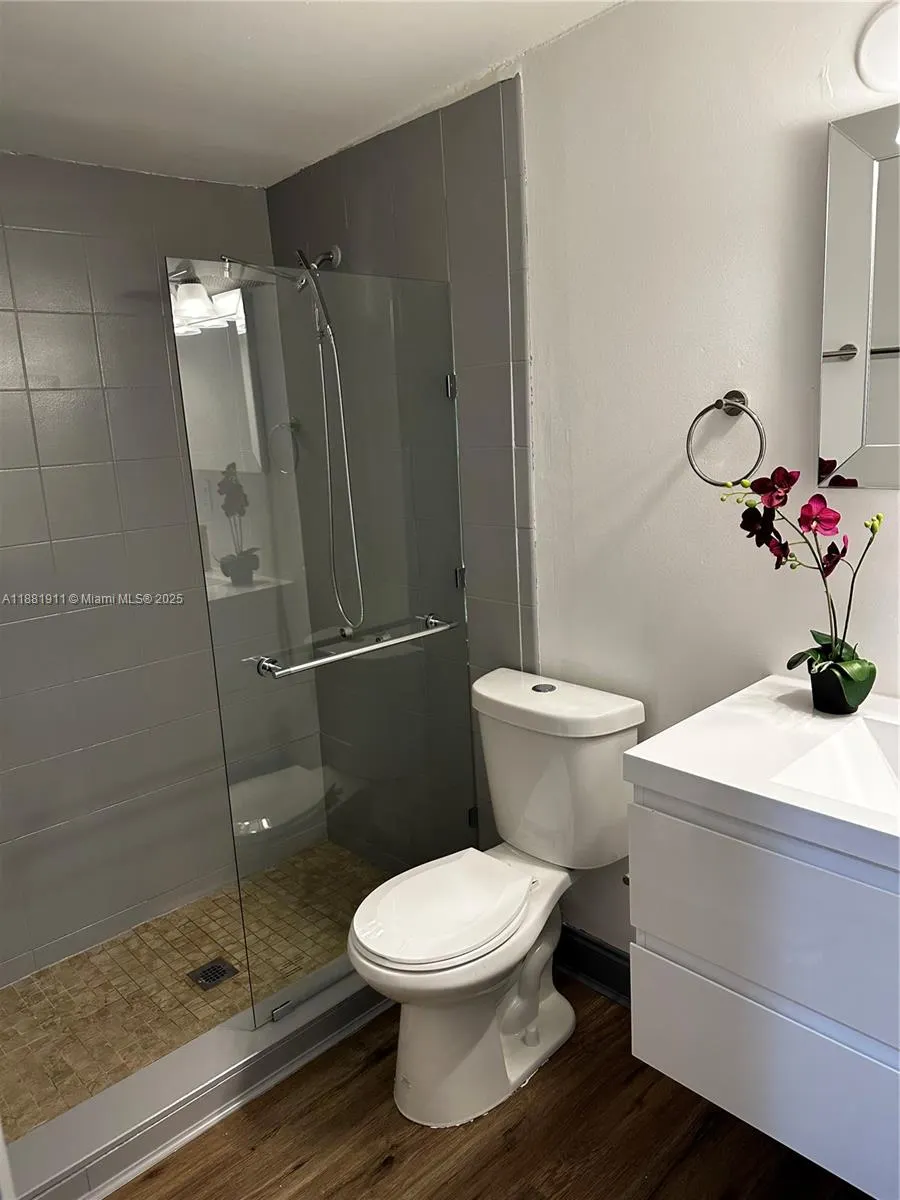 571 SW 71st Pl, #2
