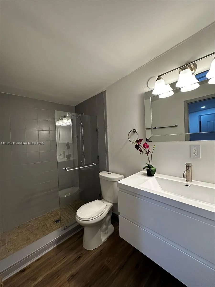 571 SW 71st Pl, #2