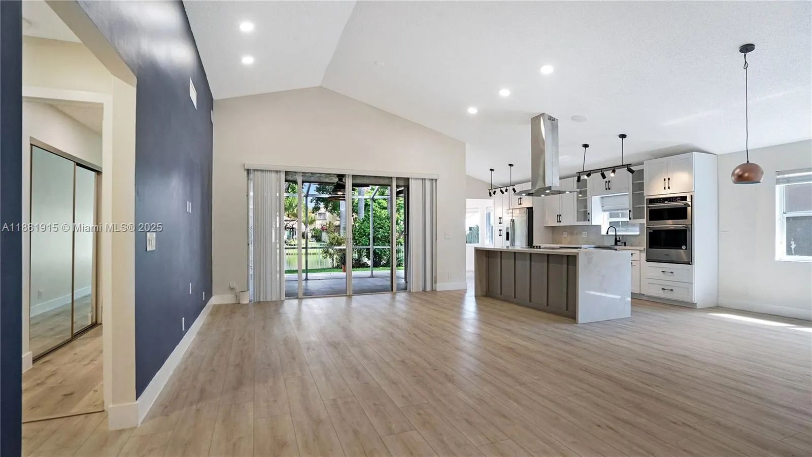 1051 NW 108th Ave
