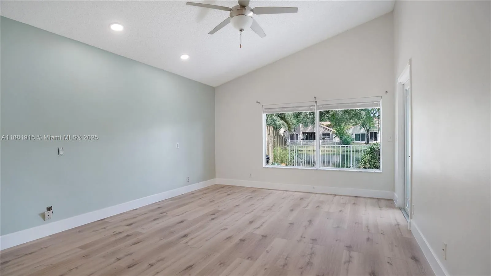 1051 NW 108th Ave