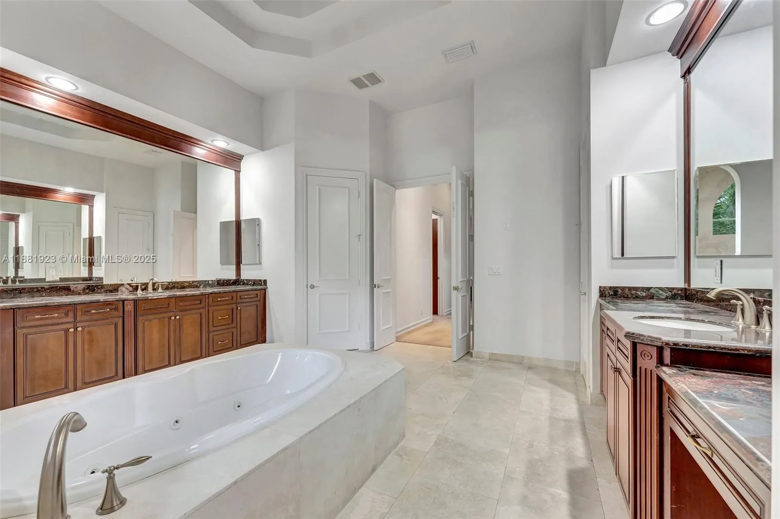 3203 W Stonebrook Cir