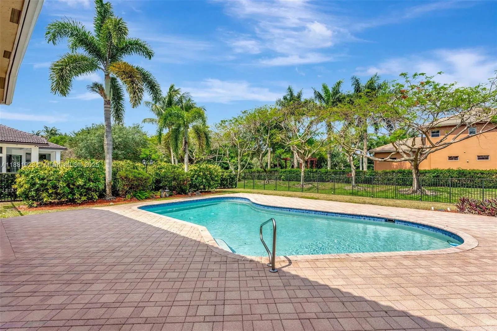 3203 W Stonebrook Cir