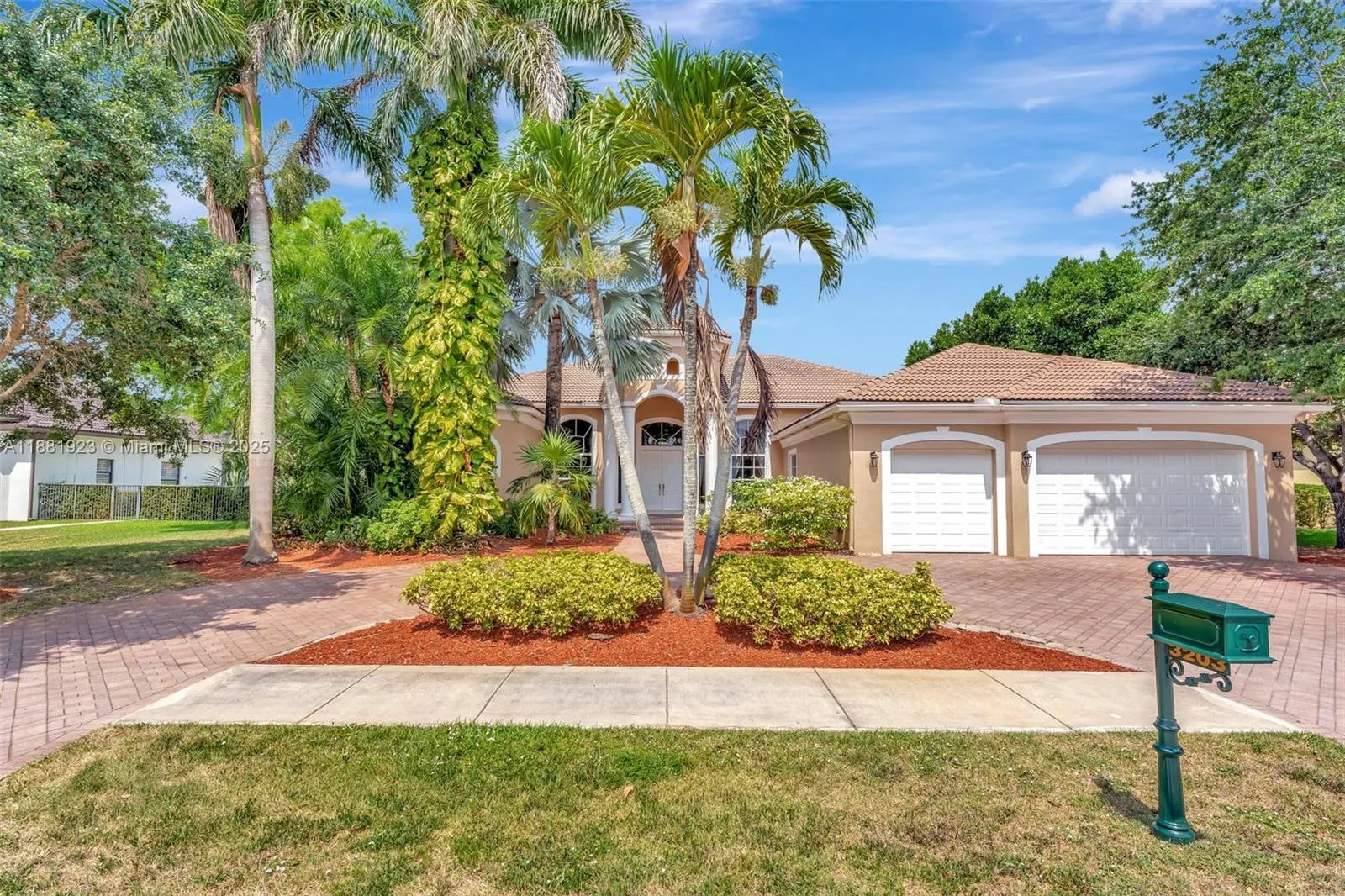 3203 W Stonebrook Cir