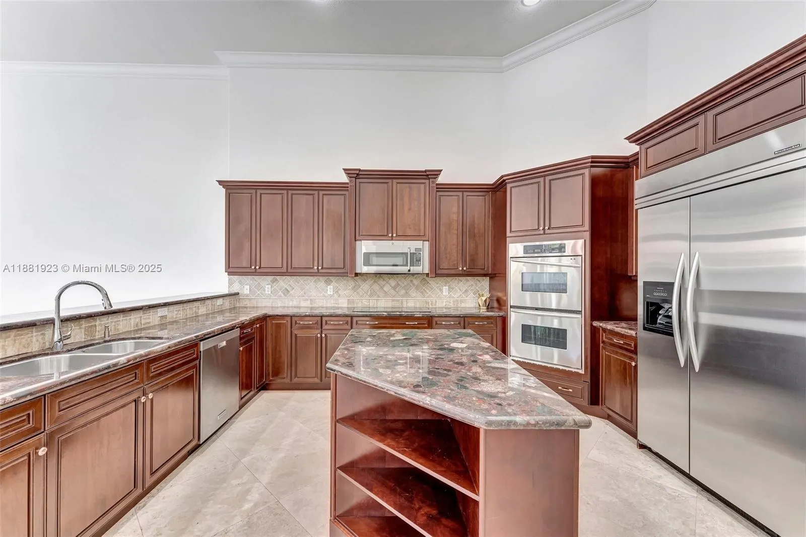 3203 W Stonebrook Cir