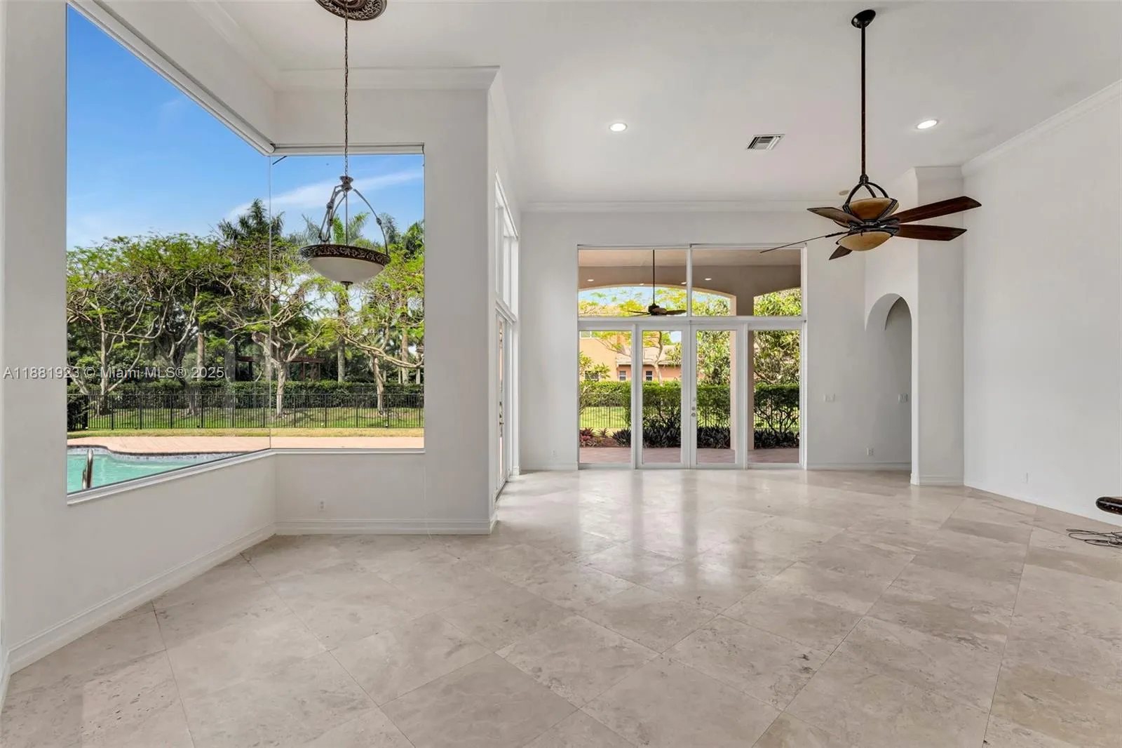 3203 W Stonebrook Cir