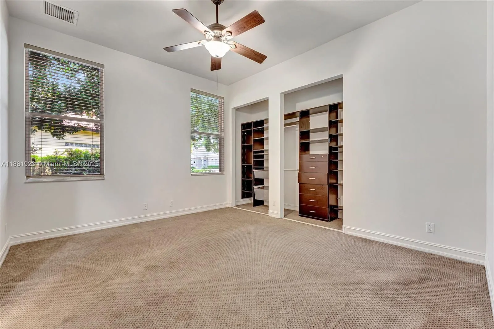 3203 W Stonebrook Cir