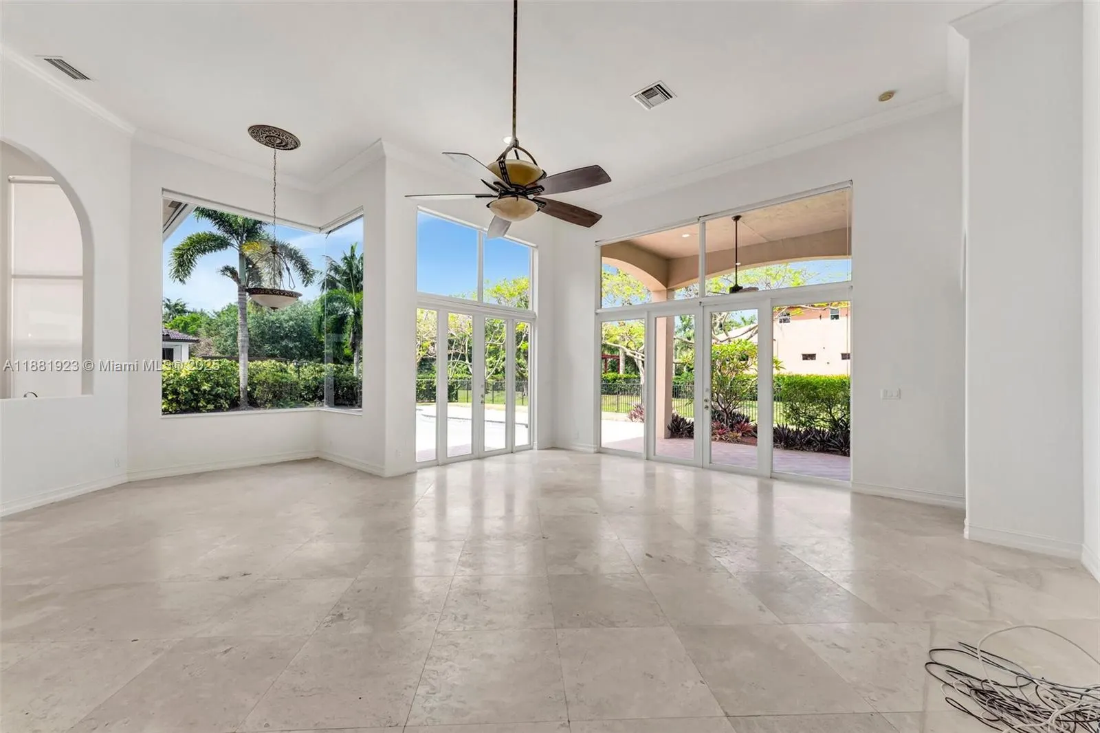 3203 W Stonebrook Cir