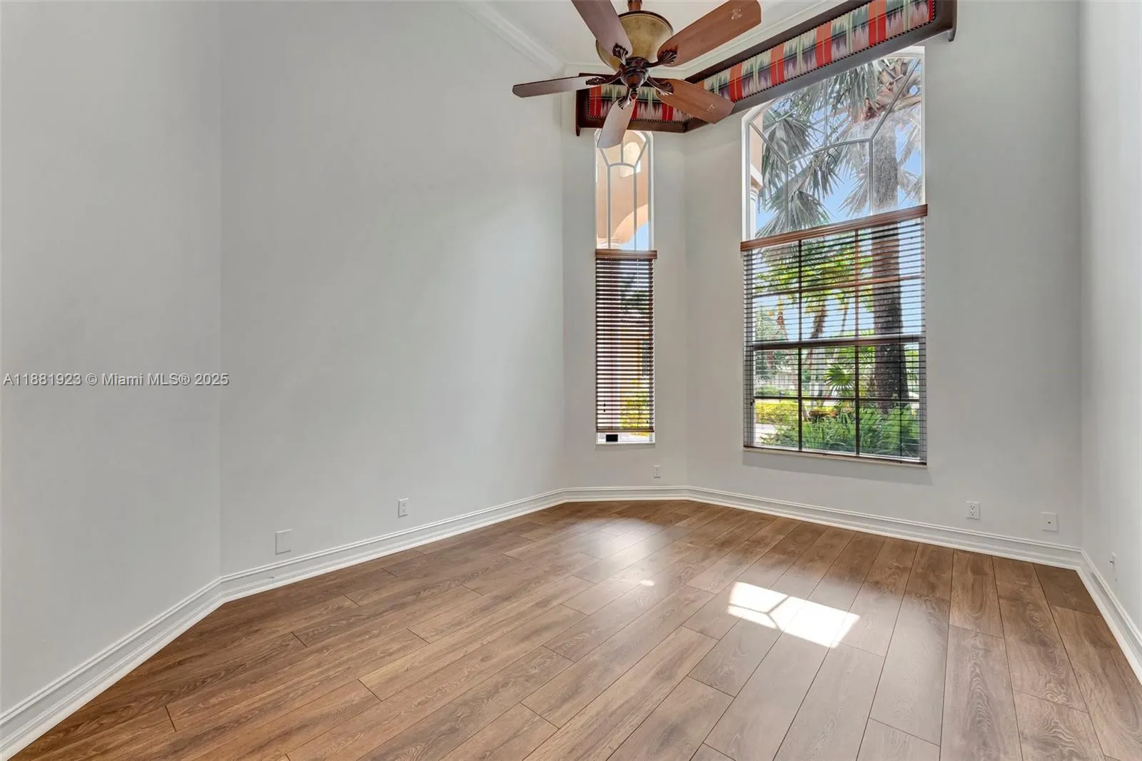 3203 W Stonebrook Cir